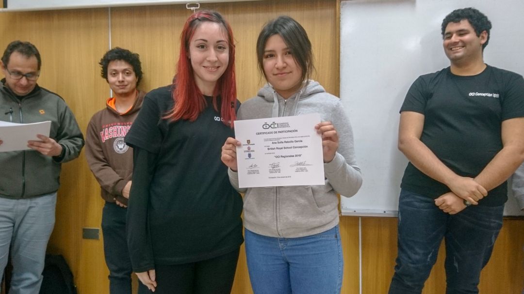 Escolares entrenados en la FI clasificaron a fase nacional de torneo de programación