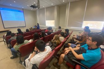 Directora del Magíster en Ingeniería Industrial se reúne con jóvenes en charla informativa