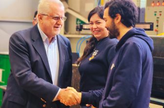 Delegación liderada por Máximo Pacheco visitó planta piloto de metalurgia