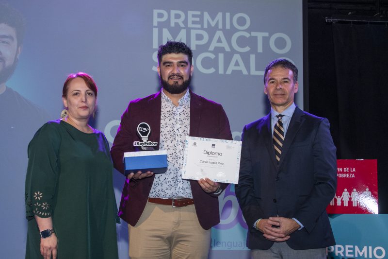 Coordinador de Gearbox recibió Premio de Innovación Social por el impacto social en su labor emprendedora