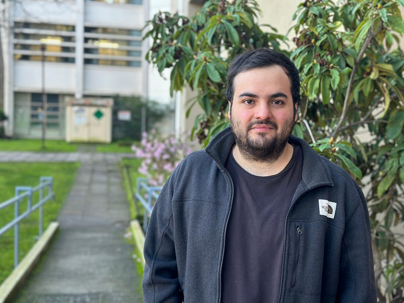 Alejandro García, estudiante de Ingeniería Civil Industrial revoluciona la experiencia de los eventos con “Identifícanos”