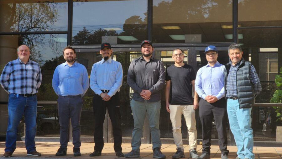 Ingenieros de Reborn Electric Motors visitan la Facultad para impulsar la colaboración en Electromovilidad