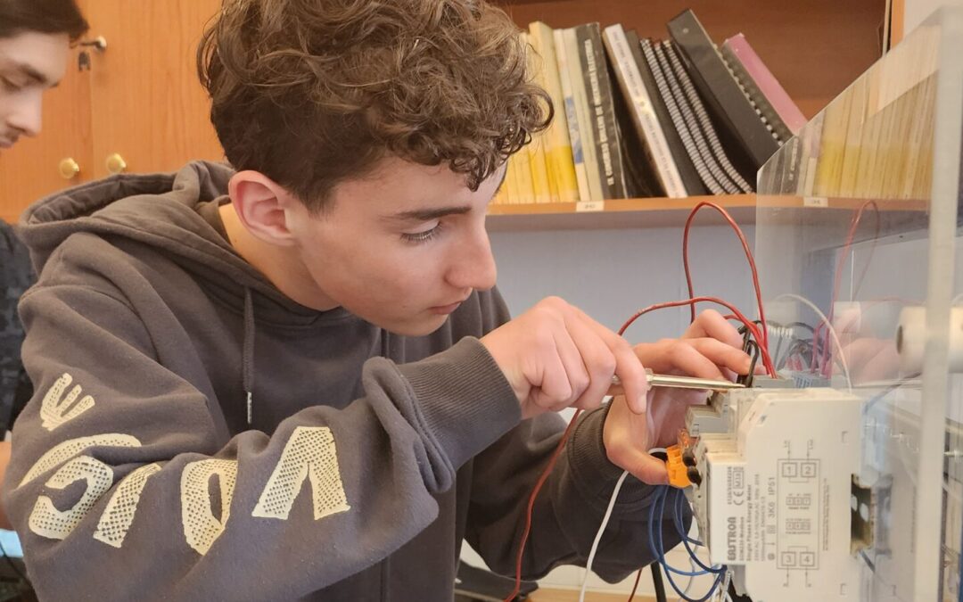 Pasantía en laboratorio de Ingeniería Civil Eléctrica