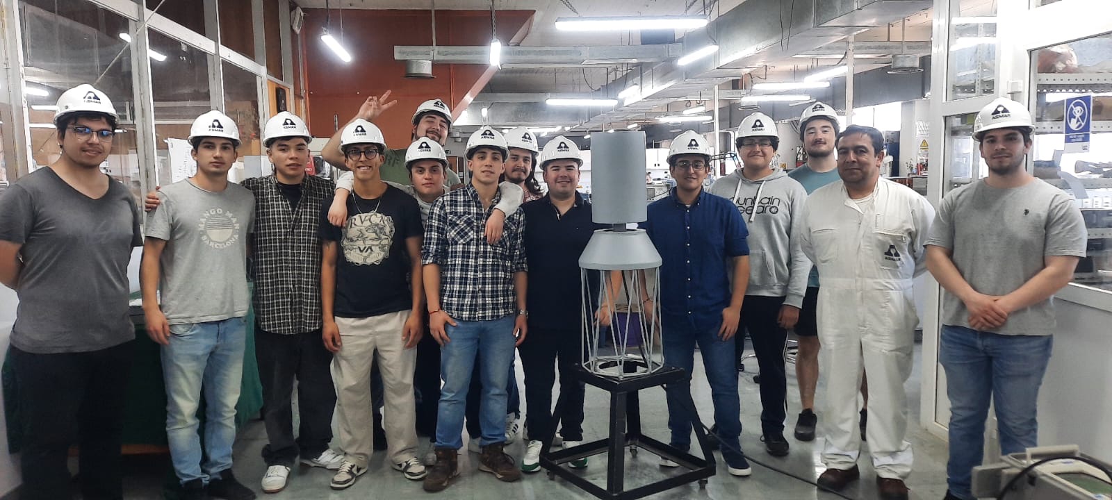 Estudiantes de Ingeniería Civil en Telecomunicaciones visitan ASMAR