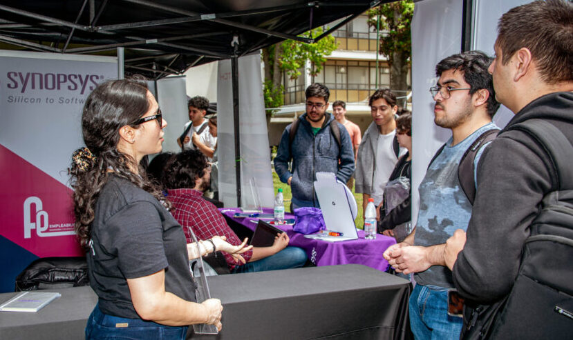 Feria de Empleabilidad vinculó a estudiantes y egresados (as) con el sector productivo regional y nacional