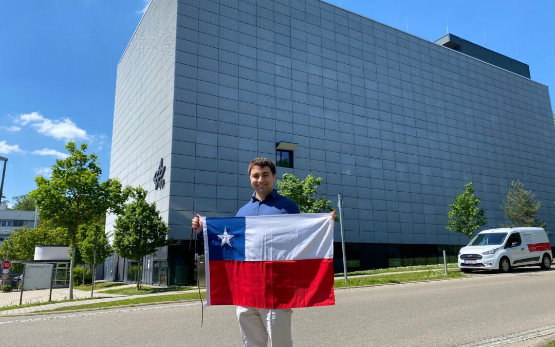 Ingeniero UdeC Matias Pezo investiga el almacenamiento térmico en el Centro Aeroespacial Alemán