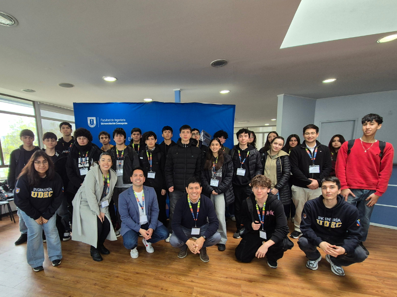 Egresados y egresadas de la FI UdeC inspiran a estudiantes del programa MentorING