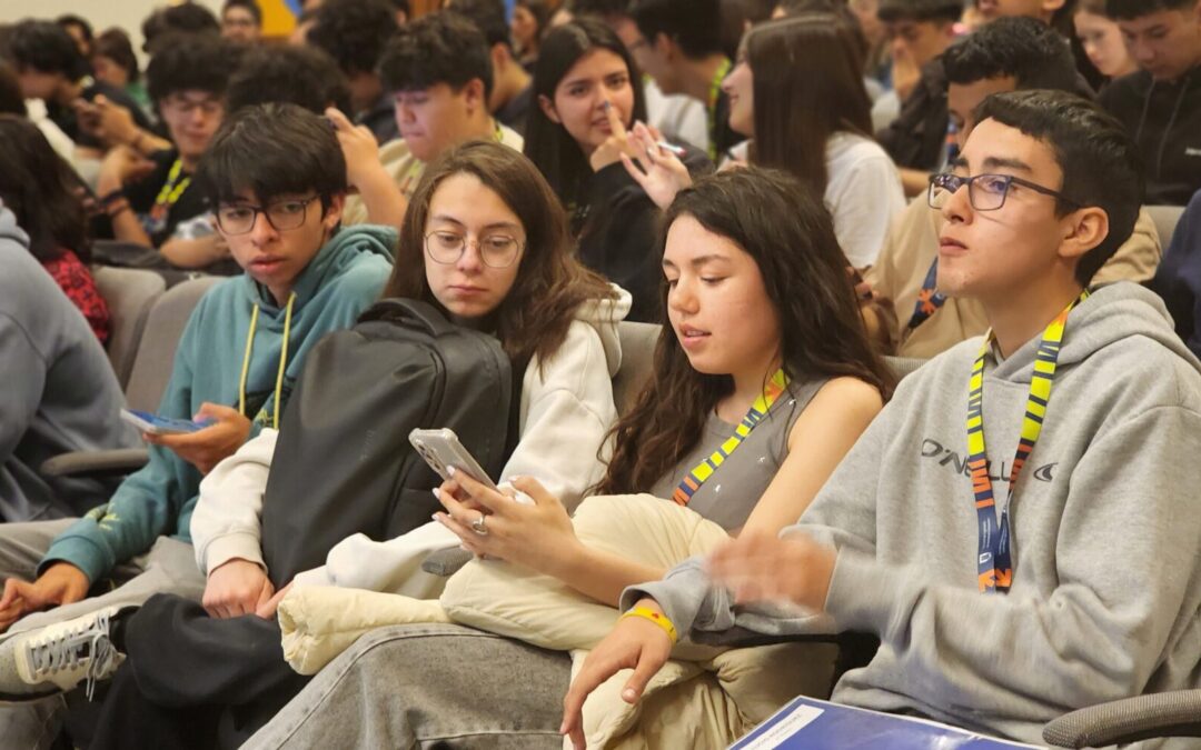 MentorING 2025 culmina su segunda versión con ceremonia que celebró el compromiso y talento de estudiantes de enseñanza media