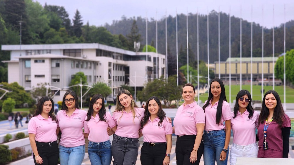 Ingeniería UdeC recibió delegación colombiana para fortalecer colaboración académica y liderazgo femenino en ingeniería