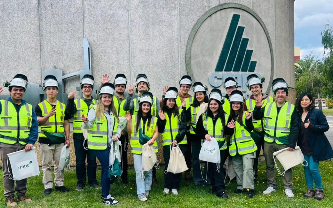 Alumnos de Ingeniería UdeC visitaron plantas de CMPC en el Biobío