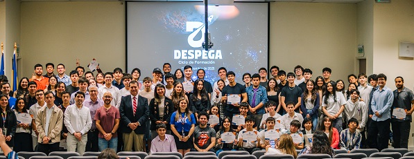 Con gran participación de estudiantes FI UdeC cerró el Ciclo de formación Despega 2025 de Gearbox