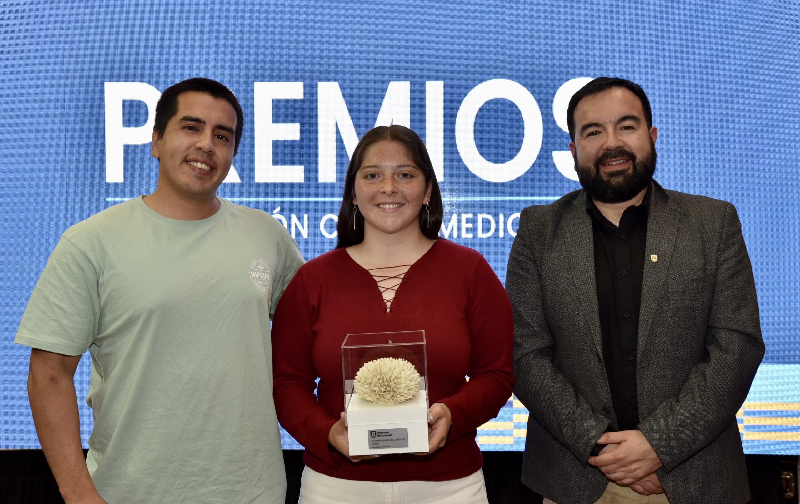 Juegos de Ingeniería UdeC recibió el Premio de Vinculación con el Medio 2025 de la VRIM