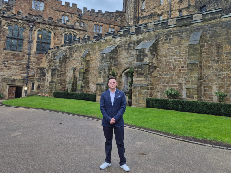 Investigador del DIMAT representó a Sudamérica en escuela internacional de caracterización estructural en Durham