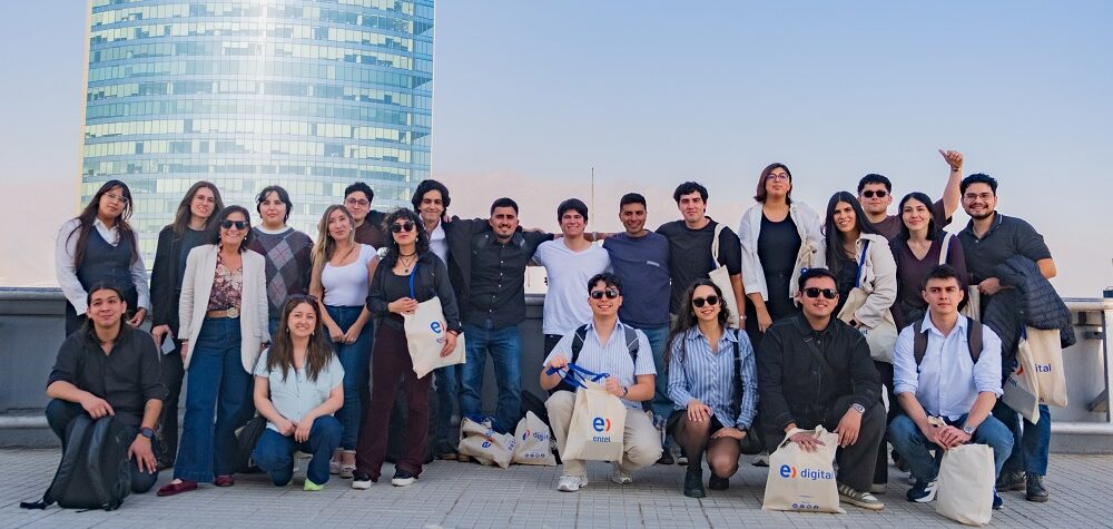 Estudiantes de Ingeniería UdeC exploran tendencias tecnológicas en Open Day de Entel Digital