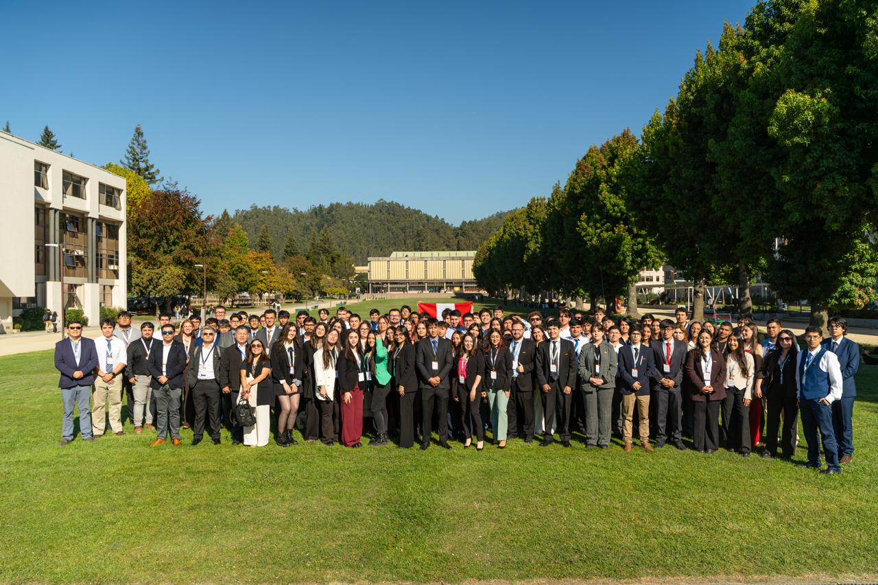 Una instancia de conversación que vincula a estudiantes con la industria en el SEMIN 2026