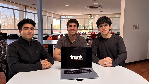 Estudiantes de Ingeniería Civil Industrial crearon a Frank idea que los lleva a la final global del Red Bull Basement en Silicon Valley
