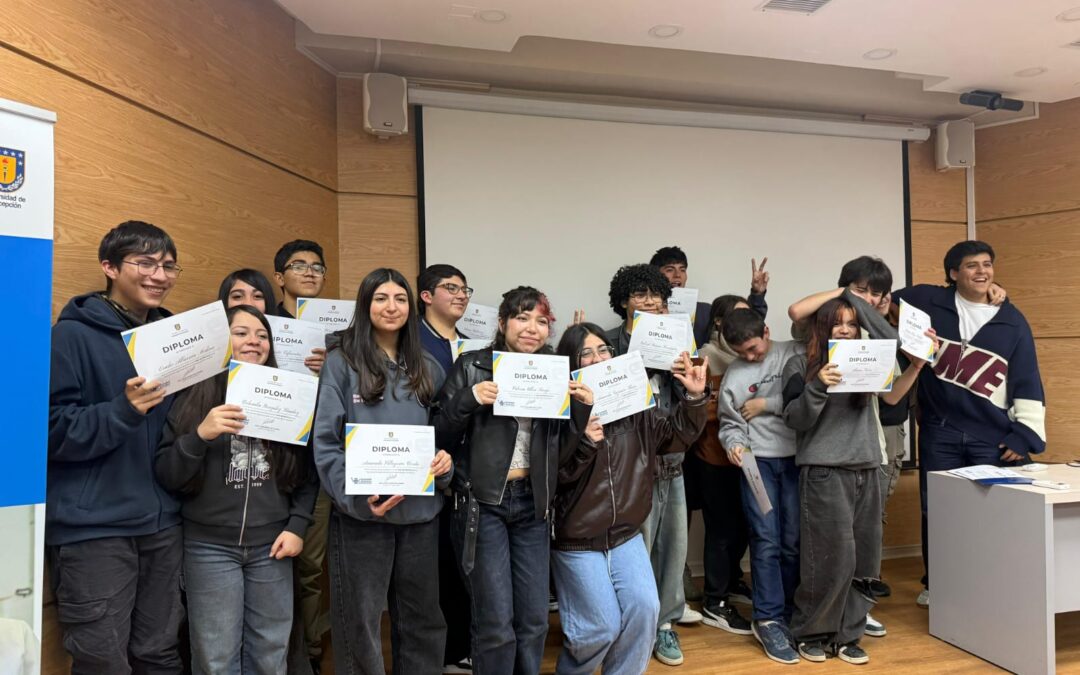 Robots, programación y trabajo en equipo marcaron el Taller de Robótica de Ingeniería UdeC