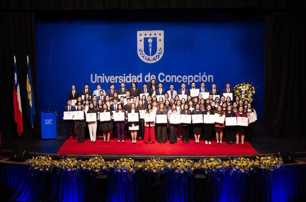 Facultad de Ingeniería celebra a 11 jóvenes profesionales distinguidos con el Premio Universidad de Concepción