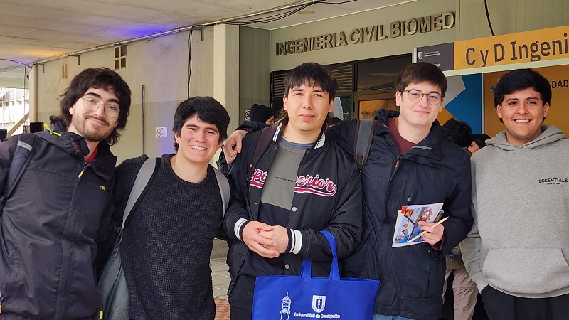 Feria de Empleabilidad y Postgrado FI UdeC conectó a estudiantes con empresas